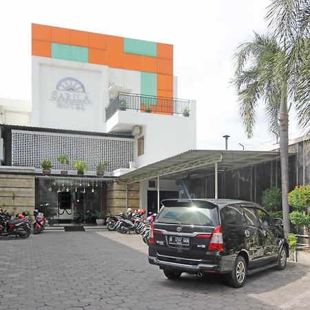 Reddoorz Plus Near Keraton Solo Luaran gambar
