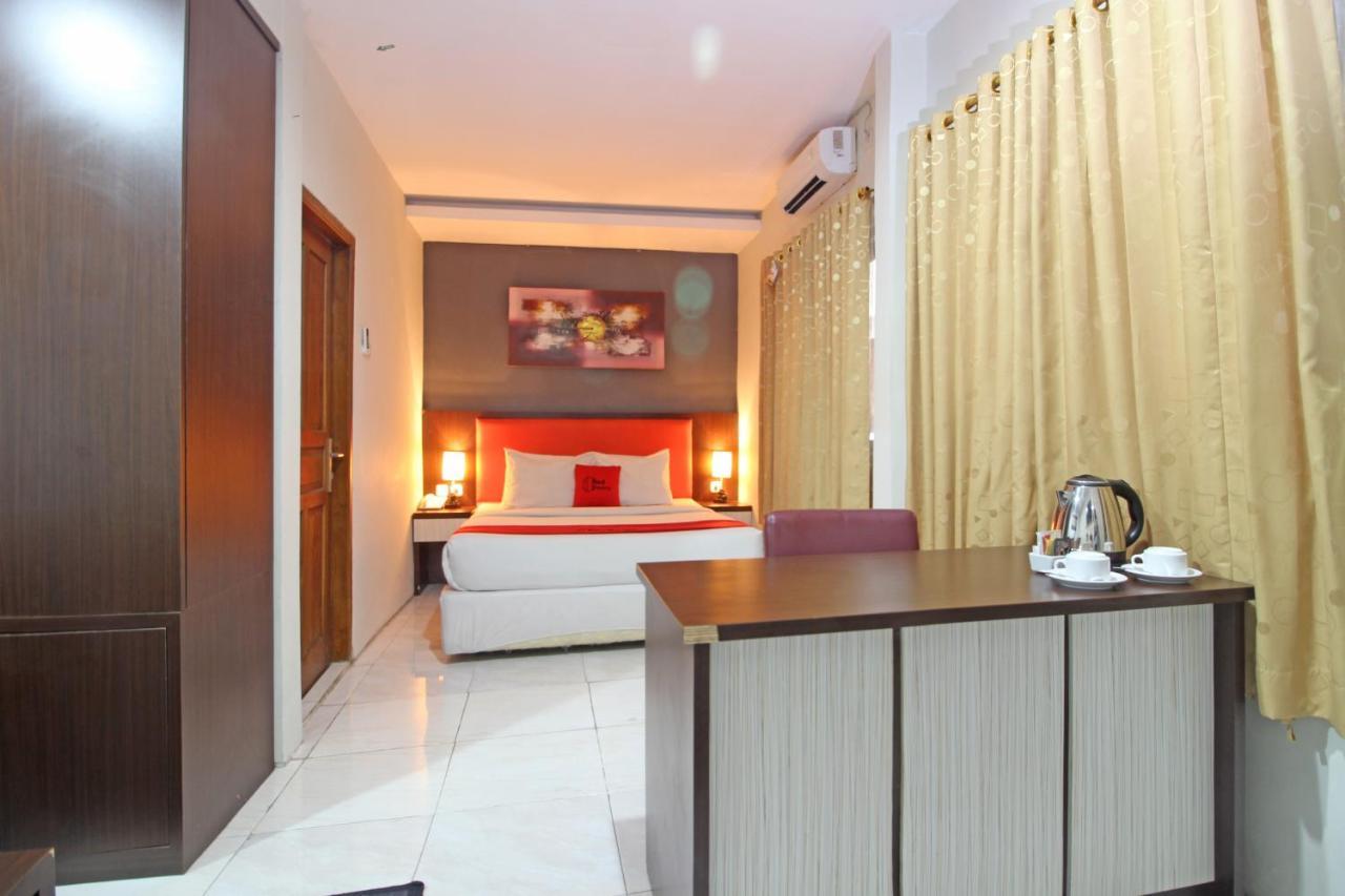 Reddoorz Plus Near Keraton Solo Luaran gambar