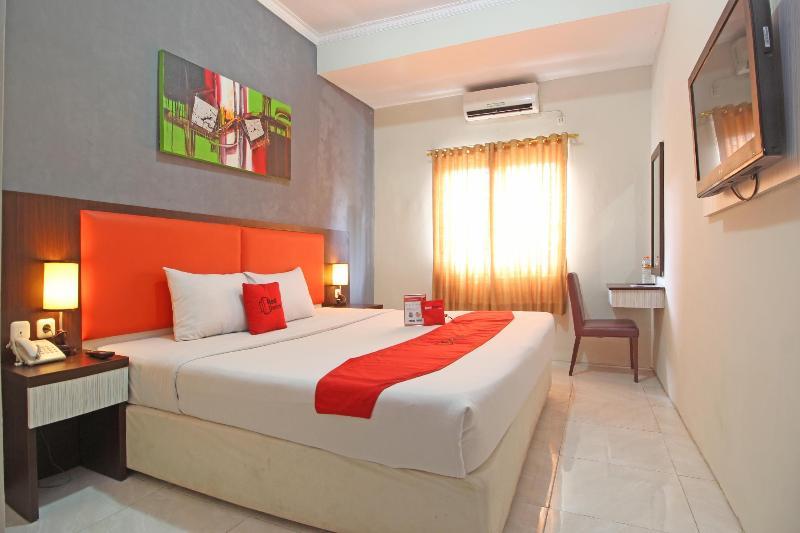 Reddoorz Plus Near Keraton Solo Luaran gambar